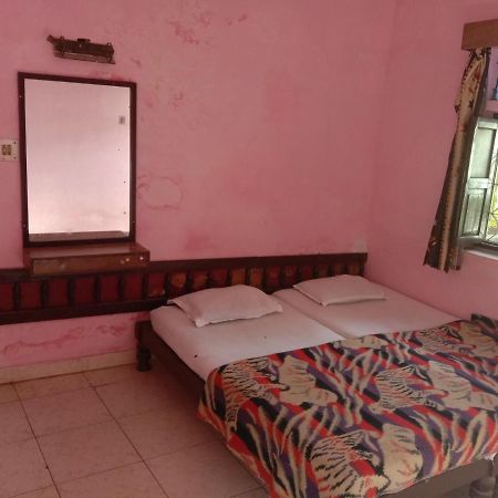 Hotel Yogi Lodge Khajurāho エクステリア 写真