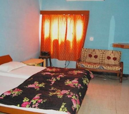Hotel Yogi Lodge Khajurāho エクステリア 写真