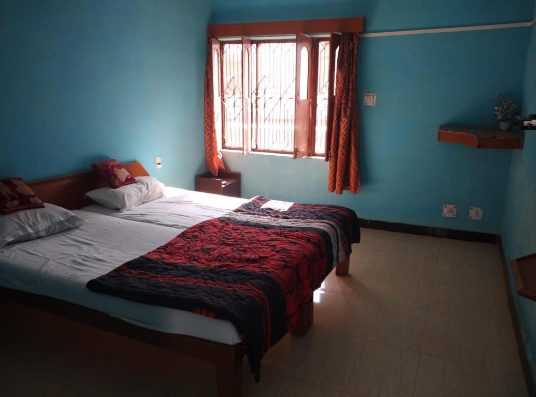 Hotel Yogi Lodge Khajurāho エクステリア 写真