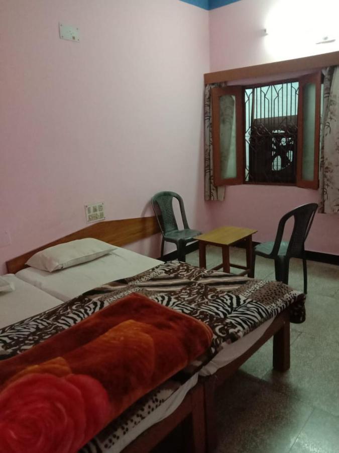 Hotel Yogi Lodge Khajurāho エクステリア 写真