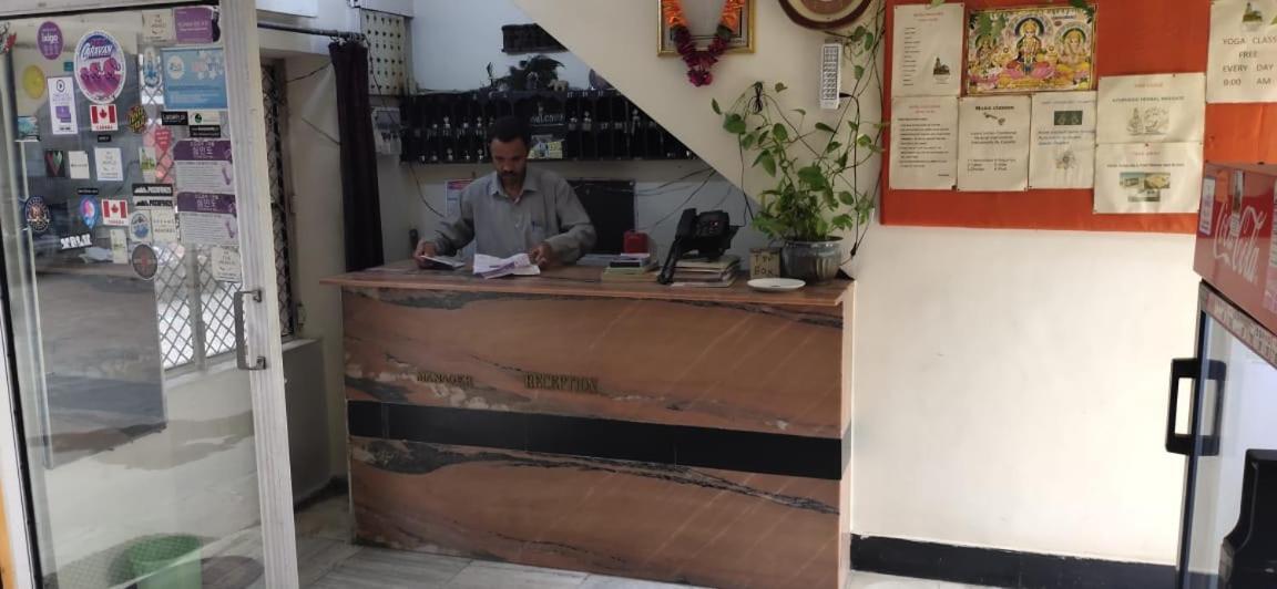 Hotel Yogi Lodge Khajurāho エクステリア 写真