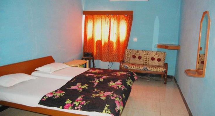 Hotel Yogi Lodge Khajurāho エクステリア 写真