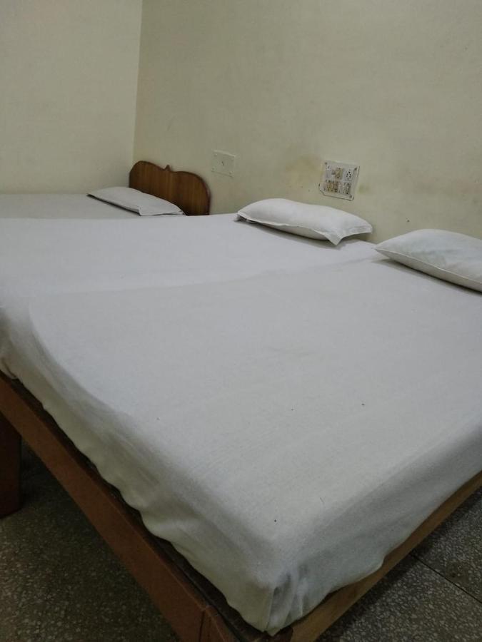 Hotel Yogi Lodge Khajurāho エクステリア 写真