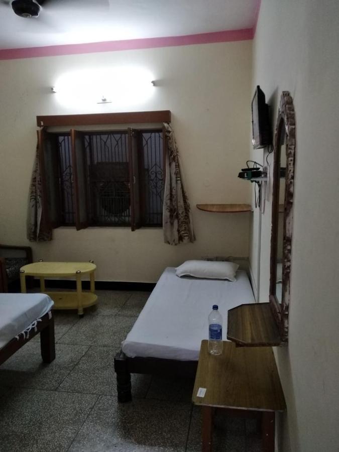 Hotel Yogi Lodge Khajurāho エクステリア 写真