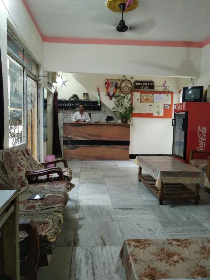 Hotel Yogi Lodge Khajurāho エクステリア 写真